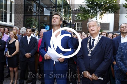 Amsterdam 5 september 2013
Opening nieuwe eyeworks pand met Reinout en Danielle Oerlemans (met kinderen) en burgemeester Eberhard v d Laan
