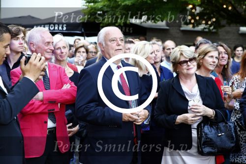 Amsterdam 5 september 2013
Opening nieuwe eyeworks pand met Reinout en Danielle Oerlemans (met kinderen) en burgemeester Eberhard v d Laan. Ouders Reinout
