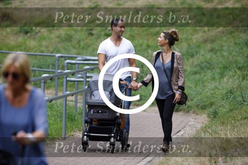 Amsterdam 25 augustus 2013
Renee Vervoorn en Guy v d Reijden met hun dochtertje Monroe in het Amstelpark.
Peter Smulders bv