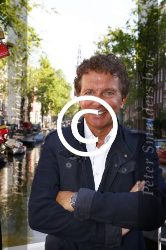 Amsterdam 27 augustus 2013
Robert ten Brink voor all you need is love op de slotjesbrug in Amsterdam.
Peter Smulders bv