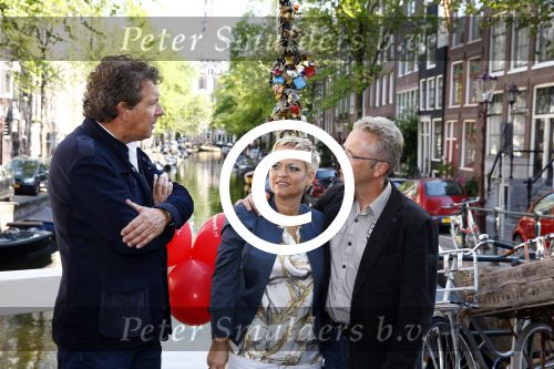 Amsterdam 27 augustus 2013
Robert ten Brink voor all you need is love op de slotjesbrug in Amsterdam.
Peter Smulders bv
