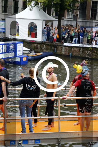Amsterdam 8 september 2013
Amsterdam city swim door de grachten met diverse bn ers.
Ruud Feltkamp met Jessica Mendels