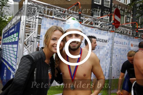 Amsterdam 8 september 2013
Amsterdam city swim door de grachten met diverse bn ers.
Ruud Feltkamp met zijn vriendin