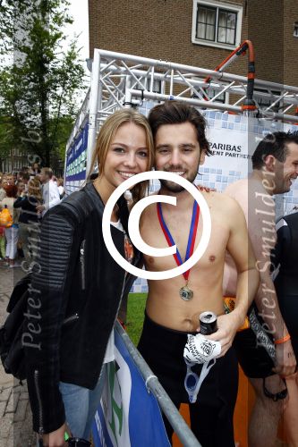 Amsterdam 8 september 2013
Amsterdam city swim door de grachten met diverse bn ers.
Ruud Feltkamp met zijn vriendin