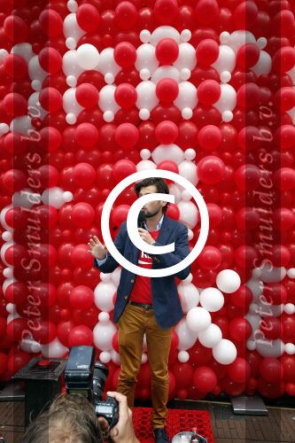 Amsterdam 14 augustus 2013
Ruud Feltkamp opent the concept store van Coca cola op de kalverstraat. Ben Saunders is ook aanwezig.
Peter Smulders bv