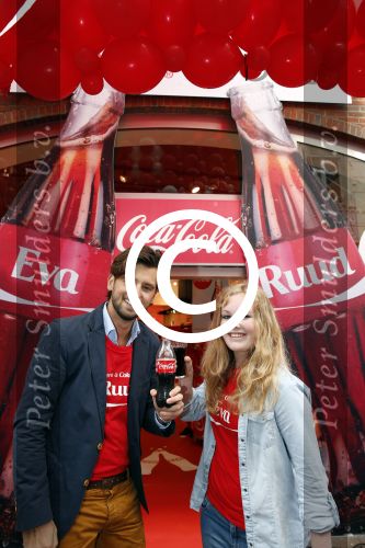 Amsterdam 14 augustus 2013
Ruud Feltkamp opent the concept store van Coca cola op de kalverstraat. Ben Saunders is ook aanwezig.
Peter Smulders bv