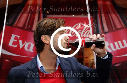 Amsterdam 14 augustus 2013
Ruud Feltkamp opent the concept store van Coca cola op de kalverstraat. Ben Saunders is ook aanwezig.
Peter Smulders bv