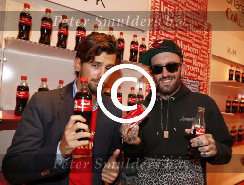 Amsterdam 14 augustus 2013
Ruud Feltkamp opent the concept store van Coca cola op de kalverstraat. Ben Saunders is ook aanwezig.
Peter Smulders bv