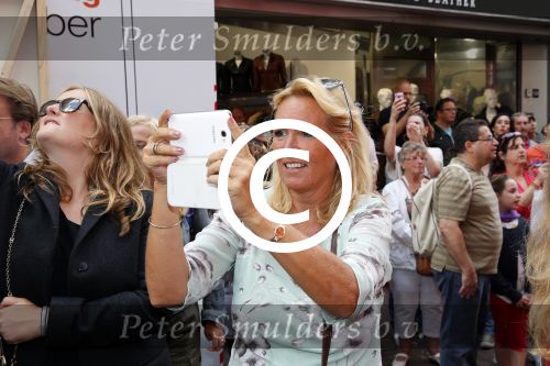 Amsterdam 14 augustus 2013
Ruud Feltkamp opent the concept store van Coca cola op de kalverstraat. Ben Saunders is ook aanwezig. moeder Ruud Feltkamp
Peter Smulders bv