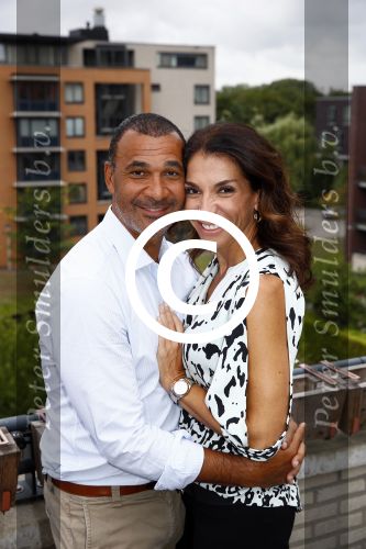 Amsterdam 1 september 2013
Ruud Gullit viert zijn 51e verjaardag thuis met zijn moeder zijn vriendin Maggie Jiminez en zijn kinderen Felicity Jermaine Joelle en Maxim