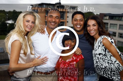 Amsterdam 1 september 2013
Ruud Gullit viert zijn 51e verjaardag thuis met zijn moeder zijn vriendin Maggie Jiminez en zijn kinderen Felicity Jermaine Joelle en Maxim