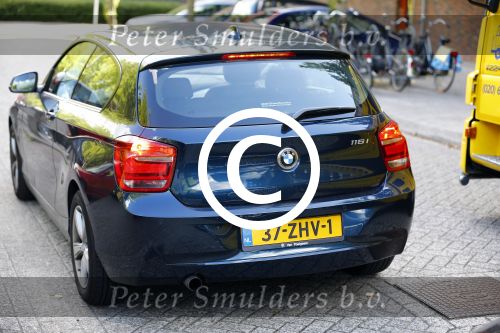 Amsterdam 19 augustus 2013
Ruud Gullit zijn porsche 911 cabrio wordt weg gesleept . Zijn auto vond stoor het appartement waar hij nu woont.
Peter Smulders bv