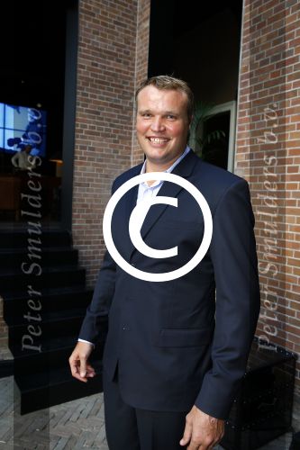 Amsterdam 5 september 2013
Opening nieuwe eyeworks pand met Reinout en Danielle Oerlemans (met kinderen) en burgemeester Eberhard v d Laan. Sem Schilt