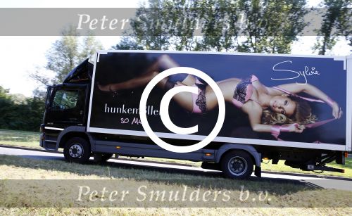 Amsterdam en Hilversum 27 augustus 2013
Vrachtwagens Hunkemoller met Sylvie v d Vaart erop.
Sylvie Meis