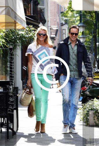 Amsterdam 17 augustus 2013
Tessa van Hoof met haar vriend op de cornelis schuytstraat.
Peter Smulders bv