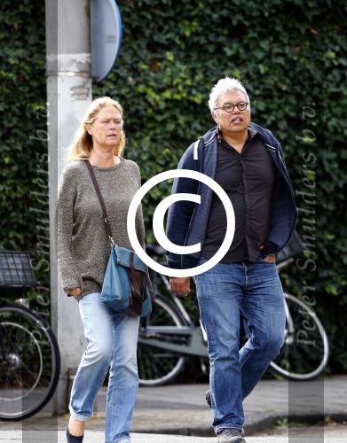 Amsterdam 19 augustus 2013
Theodor Holman met zijn vrouw op straat in Amsterdam.
Peter Smulders bv