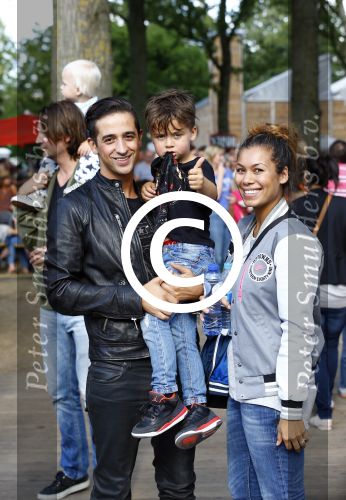 Amsterdam 18 augustus 2013
Yesser met zijn vriendin en zoon op de parade.
Peter Smulders bv