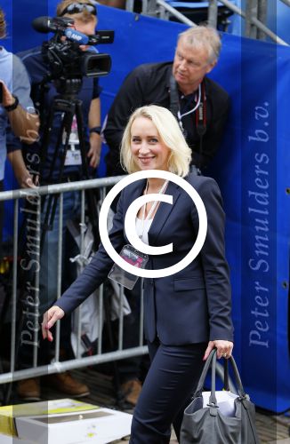 Den Haag 16 september 2014
Prinsjesdag met oa Koning Willem Alexander Koningin Maxima prinses Laurentien en prins Constantijn. Gouden Koets op het binnenhof. Eva Jinek