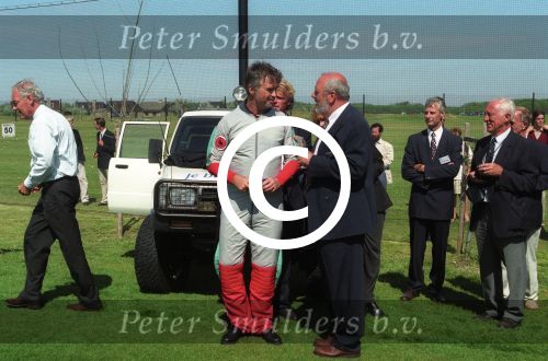 Texel, 13 Juni 1997
Opening Golfbaan Texel
Guus Hiddink springt met parachute voor de opening.
Foto Peter Smulders
