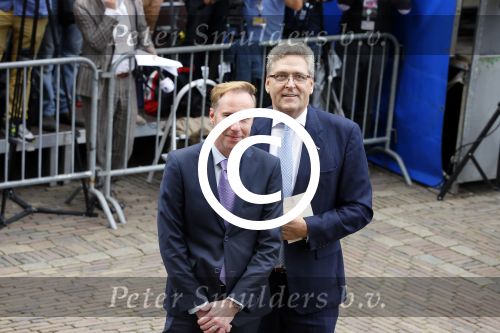 Den Haag 16 september 2014
Prinsjesdag met oa Koning Willem Alexander Koningin Maxima prinses Laurentien en prins Constantijn. Gouden Koets op het binnenhof. Henk Krol met vriend