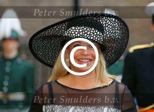 Den Haag 16 september 2014
Prinsjesdag met oa Koning Willem Alexander Koningin Maxima prinses Laurentien en prins Constantijn. Gouden Koets op het binnenhof. Jeanine Hennis-Plasschaert  met man