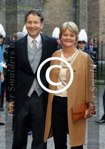Den Haag 16 september 2014
Prinsjesdag met oa Koning Willem Alexander Koningin Maxima prinses Laurentien en prins Constantijn. Gouden Koets op het binnenhof. Jeroen Dijsselbloem met vrouw