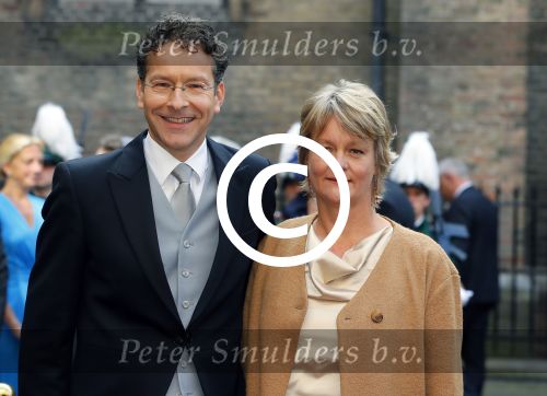 Den Haag 16 september 2014
Prinsjesdag met oa Koning Willem Alexander Koningin Maxima prinses Laurentien en prins Constantijn. Gouden Koets op het binnenhof. Jeroen Dijsselbloem met vrouw