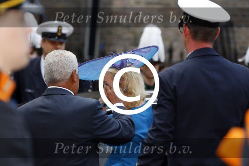 Den Haag 16 september 2014
Prinsjesdag met oa Koning Willem Alexander Koningin Maxima prinses Laurentien en prins Constantijn. Gouden Koets op het binnenhof. Jet Bussemaker met man