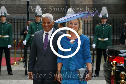 Den Haag 16 september 2014
Prinsjesdag met oa Koning Willem Alexander Koningin Maxima prinses Laurentien en prins Constantijn. Gouden Koets op het binnenhof. Jet Bussemaker met man