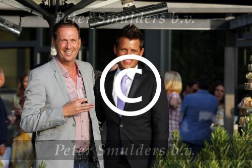 Amstelveen 15 september 2014
Patty Brard en Antoine van de Vijver trouwen bij restaurant aan de Poel in Amstelveen. Ze kwamen er met een boot aanvaren.