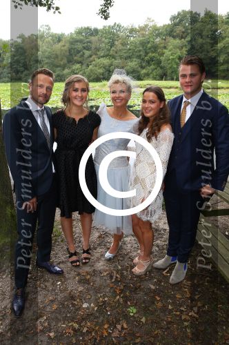 Blaricum, 5 September 2014
Trouwen Anita Witzier met haar man Michel Nillesen

Foto Peter Smulders BV