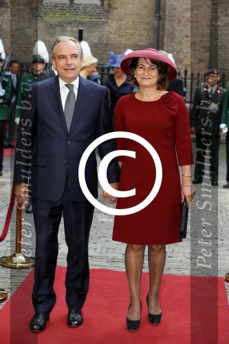 Den Haag 16 september 2014
Prinsjesdag met oa Koning Willem Alexander Koningin Maxima prinses Laurentien en prins Constantijn. Gouden Koets op het binnenhof. Lilianne Ploumen met man