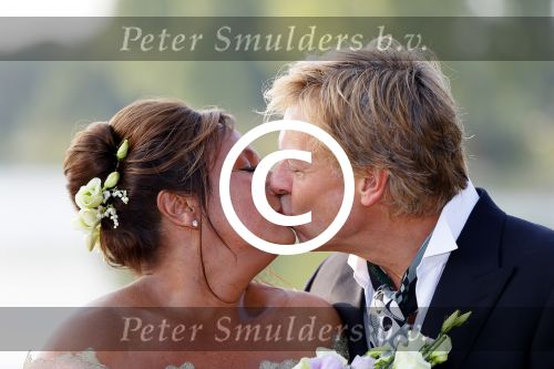 Amstelveen 15 september 2014
Patty Brard en Antoine van de Vijver trouwen bij restaurant aan de Poel in Amstelveen. Ze kwamen er met een boot aanvaren.