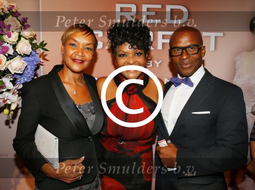 Amsterdam 15 september 2014
Modeshow Addy v d Krommenacker in het IJ theater.
Ruth Jacott met broer Eric en zus
