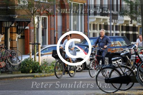 Amsterdam 12 september 2014
Tom Egbers en Janke Dekker op de fiets