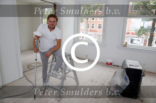 Amsterdam 11 september 2014
Wesly Bronkhorst in zijn nieuwe appartement.