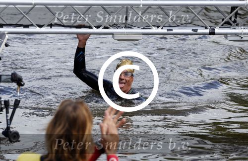 Amsterdam 6 september 2015
ALS Amsterdam City Swim in de grachten van Amsterdam met veel bekende nederlanders.