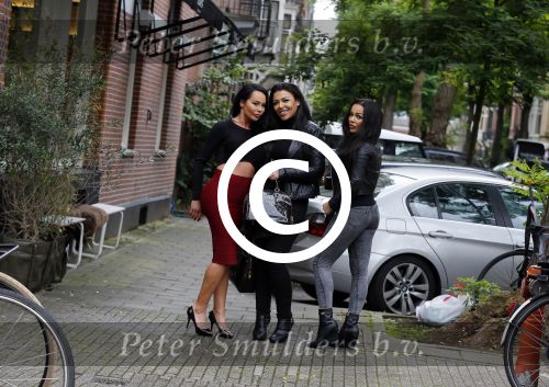 Amsterdam 3 september 2015
Amanda Balk haar zus en vriendin nemen een pilot op voor een real life soap.
Ook haar nieuwe vriend wordt gefilmd.