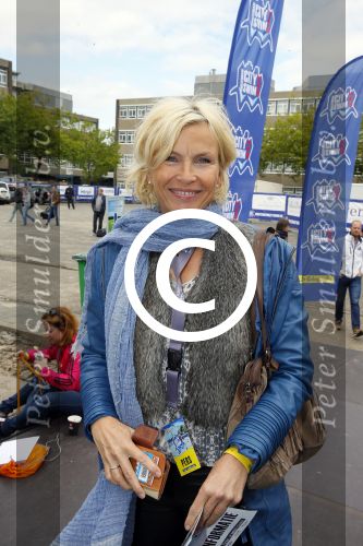 Amsterdam 6 september 2015
ALS Amsterdam City Swim in de grachten van Amsterdam met veel bekende nederlanders.
Anita Witzier