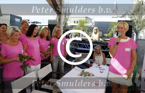Loosdrecht 29 augustus 2015
Aftrap Ruby & Rose sms actie op de berjaardag van Anouk Smulders bij Najade in Loosdrecht.