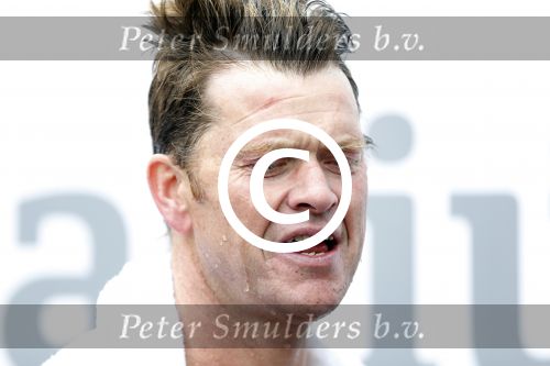 Amsterdam 6 september 2015
ALS Amsterdam City Swim in de grachten van Amsterdam met veel bekende nederlanders.
Beau v Erven Dorens wordt bij finish opgewacht door zijn vrouw Selly en hun 4 zoons