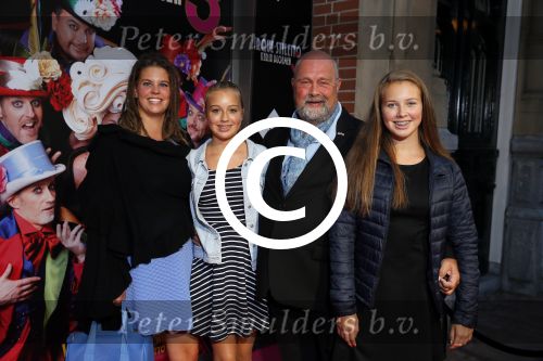 Amsterdam 3 september 2015 
Premiere Stiletto in het nieuwe de la mar.
Bert Simhoffer met vrouw en dochters