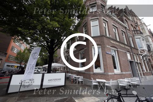 Amsterdam 18 augustus 2015
Gordon in zijn nieuwe blushing in Amsterdam.
