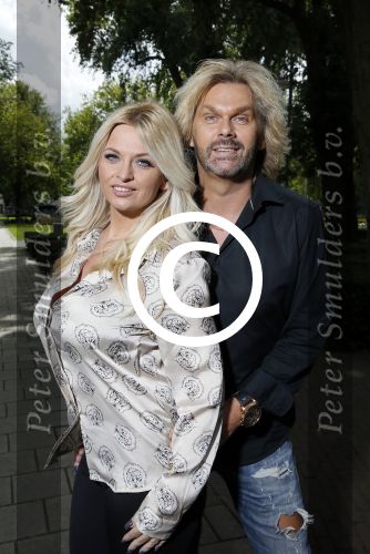 Amsterdam 1 september 2015
Bobbi Eden bij perspresentatie Lulverhalen. Haar vriend Mark Laurenz is er ook bij