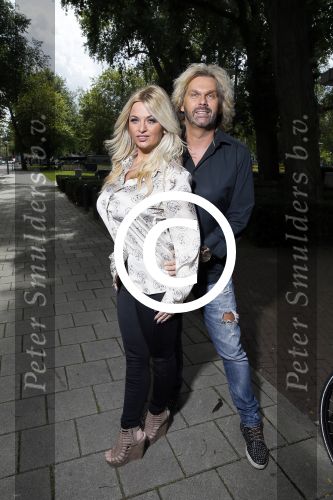 Amsterdam 1 september 2015
Bobbi Eden bij perspresentatie Lulverhalen. Haar vriend Mark Laurenz is er ook bij