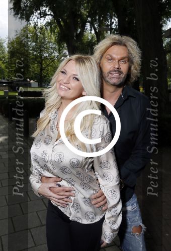Amsterdam 1 september 2015
Bobbi Eden bij perspresentatie Lulverhalen. Haar vriend Mark Laurenz is er ook bij