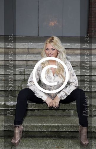Amsterdam 1 september 2015
Bobbi Eden bij perspresentatie Lulverhalen. Haar vriend Mark Laurenz is er ook bij