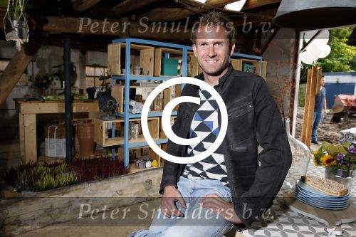 Zoelen 2 september 2015Het team van het RTL4-programma Eigen Huis & Tuin, bestaande uit Thomas Verhoef, Evelyn Struik, Froukje de Both, Tom Groot, Martine Both en Lodewijk Hoekstra.