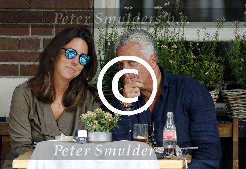 Amsterdam 21 augustus 2015
Bram Moszkowicz met vriendin Nynke Hogervorst