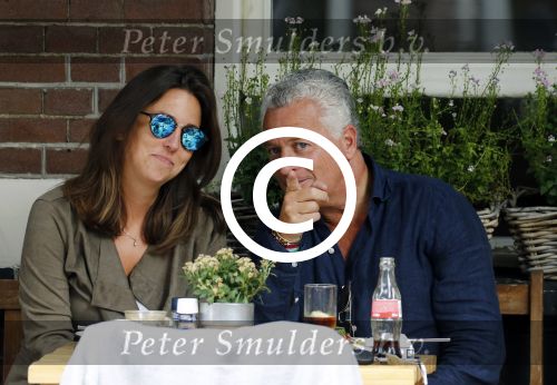 Amsterdam 21 augustus 2015
Bram Moszkowicz met vriendin Nynke Hogervorst